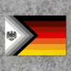 Produktbild für einen Stolzflagge / Stolzmonat Deutschland Sticker in Größe Din A7, der im Rahmen des Stolzmonats entstanden ist. Er hat sieben Farbabstufungen von Schwarz zu Rot zu Gold mit dem preußischen Wappen in einem Dreieck. Das Ganze ist angelehnt an die progressive LGBTQ Stolzflagge.